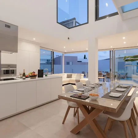 Karat Neveda Адехе