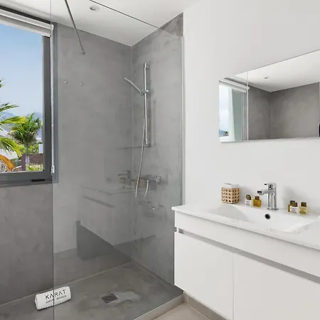 Karat Neveda Вілла