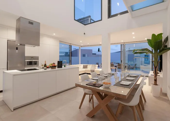 Karat Neveda Costa Adeje (Tenerife)